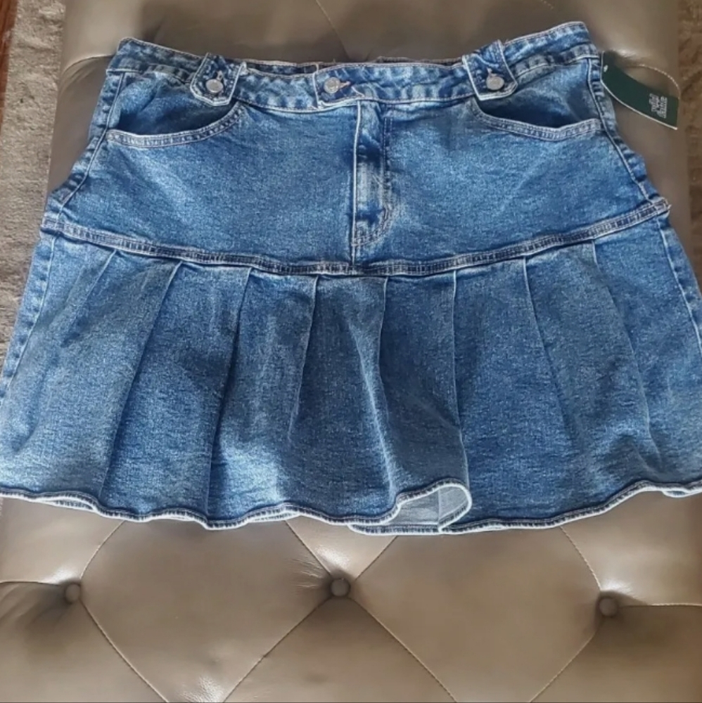 NWOT denim pleated skirt